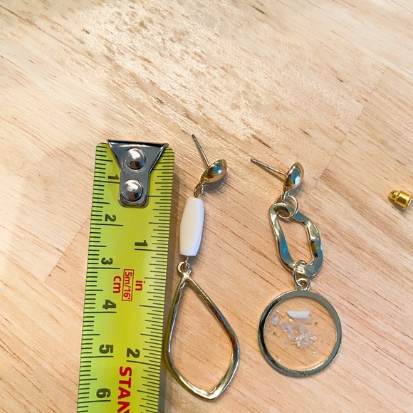 Made made earrings - Picture 3 of 3